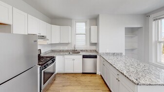 111 Falcon St, Unit 1 in Boston, MA - Building Photo