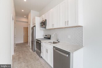 1622 Point Breeze Ave in Philadelphia, PA - Building Photo - Building Photo