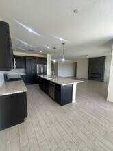 2347 Chianti Wy in Hanford, CA - Building Photo - Building Photo