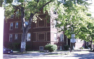 4050-4056 W Palmer St Apartments