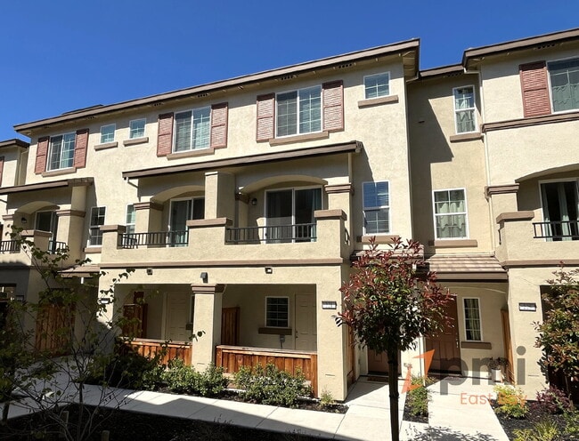 property at 221 Laurel Knoll Dr
