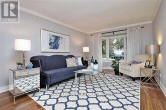 5 Tannery Creek Crescent in Aurora, ON - Building Photo - Building Photo