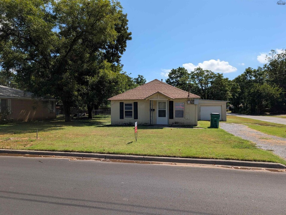 700 Glendale St in Burkburnett, TX - Building Photo