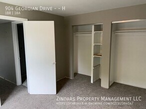 904 Georgian Dr in Danville, IL - Building Photo - Building Photo