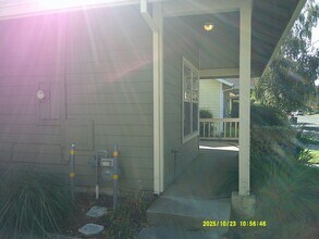1120 Tulip Ln in Davis, CA - Building Photo - Building Photo