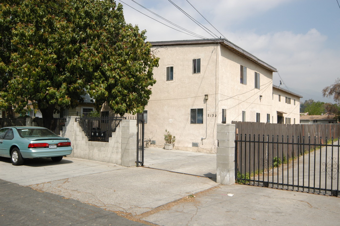 2132 Summit Ave in Altadena, CA - Building Photo