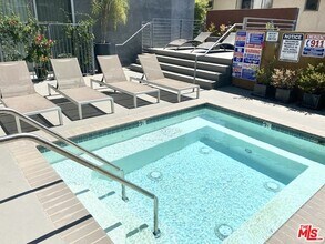 1220 N Orange Grove Ave-Unit -11 in West Hollywood, CA - Building Photo - Building Photo