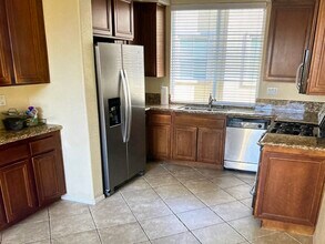 658 Hatfield Dr in San Marcos, CA - Building Photo - Building Photo