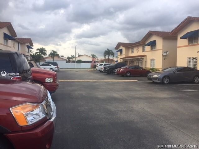 2258 W 74th St-Unit -202-9 in Hialeah, FL - Building Photo - Building Photo