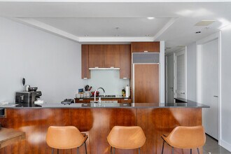 1077 W Cordova St in Vancouver, BC - Building Photo - Building Photo