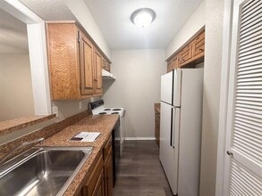 510 W Marvin Ave in Waxahachie, TX - Building Photo - Building Photo