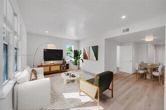 893 NE 81st St in Miami, FL - Building Photo - Building Photo