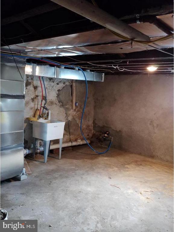 889 N 47th St in Philadelphia, PA - Building Photo - Building Photo