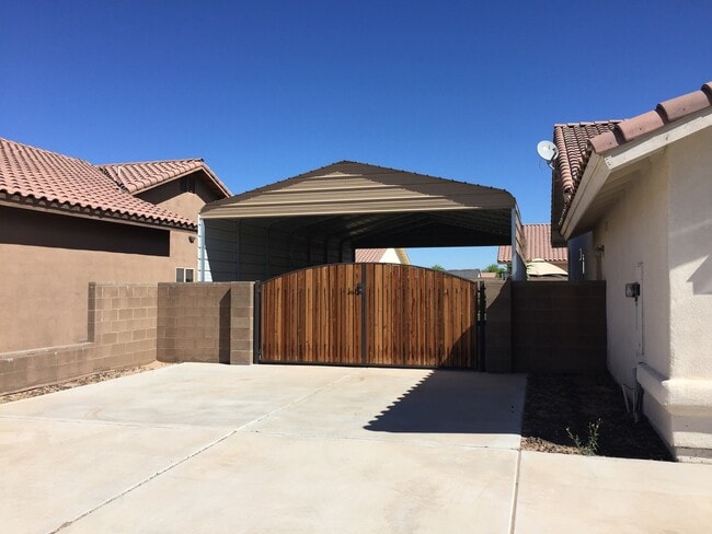 10328 E 39th Way in Yuma, AZ - Building Photo - Building Photo