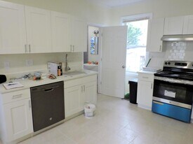 47 Dane St, Unit 1 in Somerville, MA - Building Photo