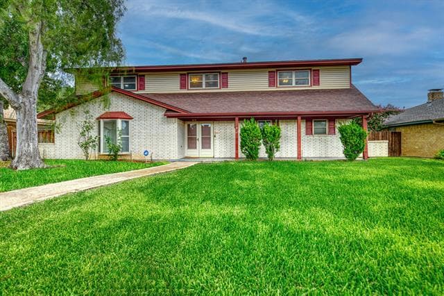 property at 1619 Marquette Dr