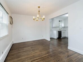 45 Firwood Rd in Port Washington, NY - Building Photo - Building Photo
