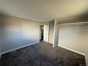 612 Kirkwood Dr in Fairborn, OH - Building Photo - Building Photo