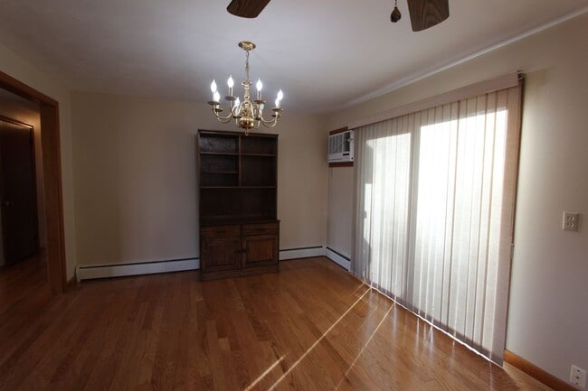 122 Batterson Dr in New Britain, CT - Foto de edificio - Building Photo