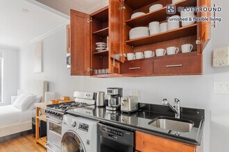 51 Leroy St in New York, NY - Building Photo - Building Photo