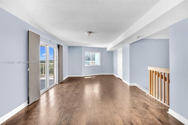 280 SW 20th Rd in Miami, FL - Foto de edificio - Building Photo