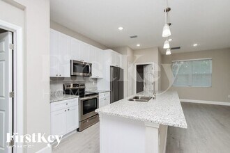 690 Reading St SE in Palm Bay, FL - Building Photo - Building Photo