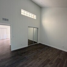 800 N June St, Unit #5 in Los Angeles, CA - Foto de edificio - Building Photo