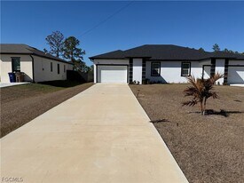 510 Bell Blvd in Lehigh Acres, FL - Building Photo