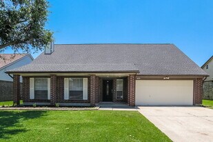 6026 Egypt Dr in Pasadena, TX - Building Photo