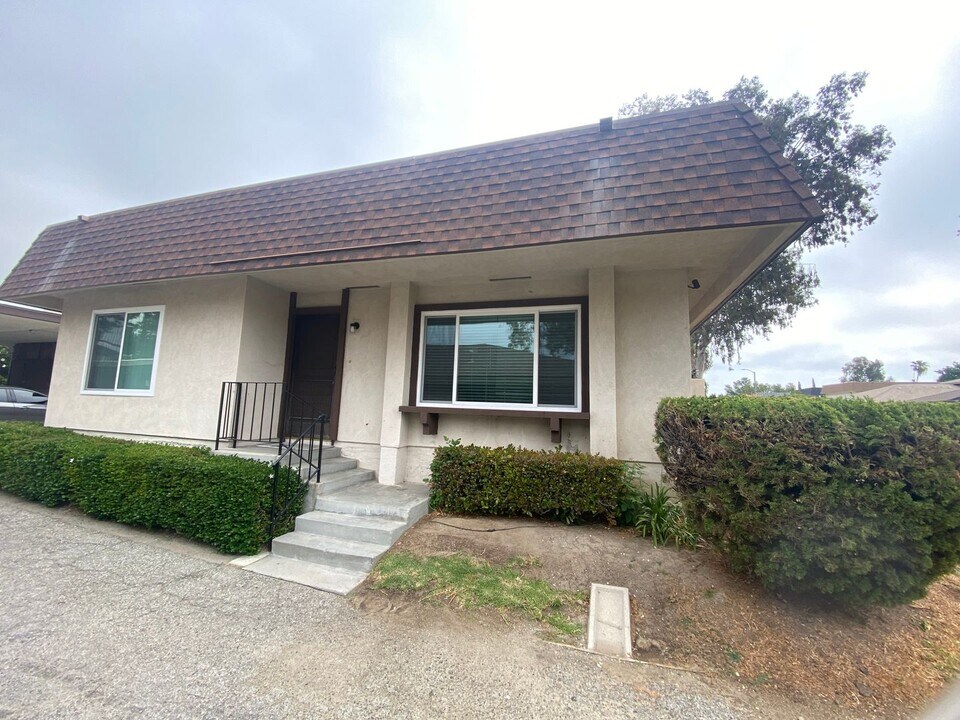 2653 Phipps Ave in Simi Valley, CA - Building Photo