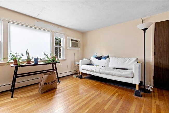 157 Stone St. in Walpole, MA - Building Photo - Building Photo