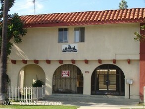 1645 Winona Blvd in Los Angeles, CA - Building Photo - Building Photo