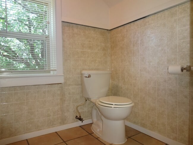 473-455 Johnstonville Rd, Unit Apt. B in Susanville, CA - Foto de edificio - Building Photo