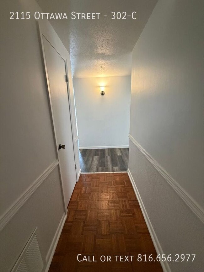 2115 Ottawa St in Leavenworth, KS - Building Photo - Building Photo