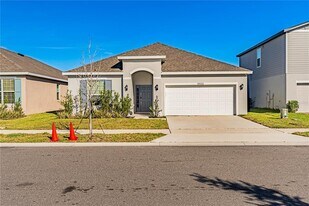 5920 Catamaran Ave in Haines City, FL - Building Photo