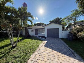 22685 SW 64th Way in Boca Raton, FL - Building Photo