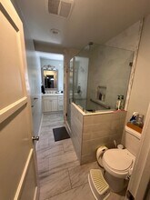 1810 W Alameda Ave, Unit C in Burbank, CA - Foto de edificio - Building Photo