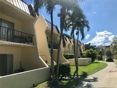 13898 SW 90th Ave in Miami, FL - Building Photo