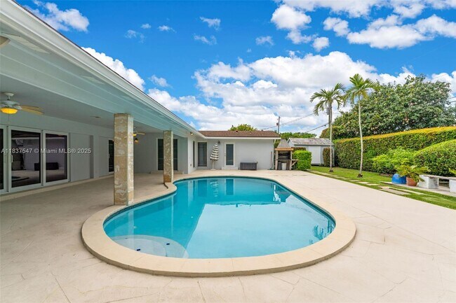 7451 SW 133rd St in Miami, FL - Building Photo - Building Photo