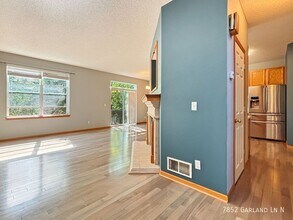 7852 Garland Ln N in Maple Grove, MN - Building Photo - Building Photo
