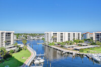 2687 N Ocean Blvd in Boca Raton, FL - Building Photo - Building Photo