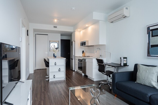 property at 1421 Av. Argyle