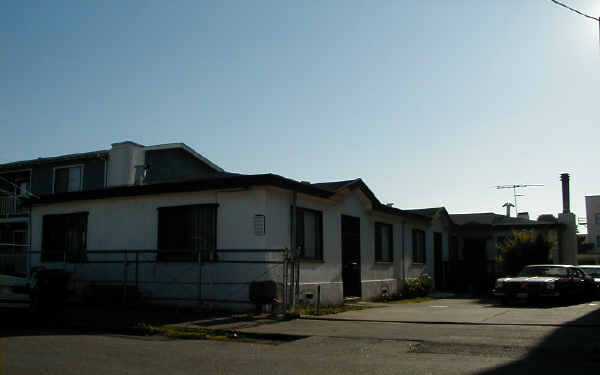 3209-3219 E 17th St in Oakland, CA - Building Photo - Building Photo