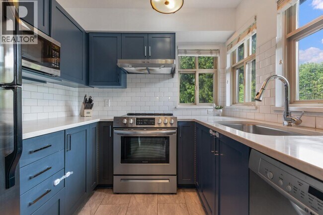 3036 W 4th Ave in Vancouver, BC - Building Photo - Building Photo