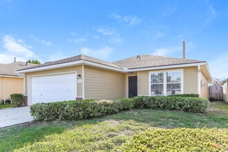 3416 International Village Dr W in Jacksonville, FL - Building Photo - Building Photo