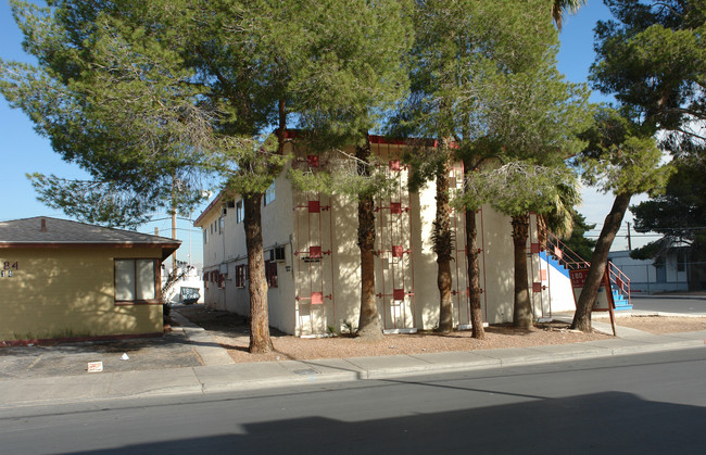 180 W New York Ave in Las Vegas, NV - Foto de edificio - Building Photo