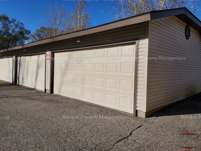 1450 Jefferson Ave, Unit 3 in Idaho Falls, ID - Foto de edificio - Building Photo