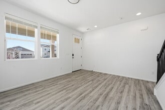 24271 E 40th Ave in Aurora, CO - Building Photo - Building Photo