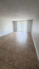 6980 NW 186th St, Unit 3-126 in Hialeah, FL - Building Photo - Building Photo