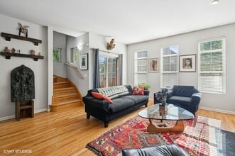 3910 N Kolmar Ave in Chicago, IL - Building Photo - Building Photo